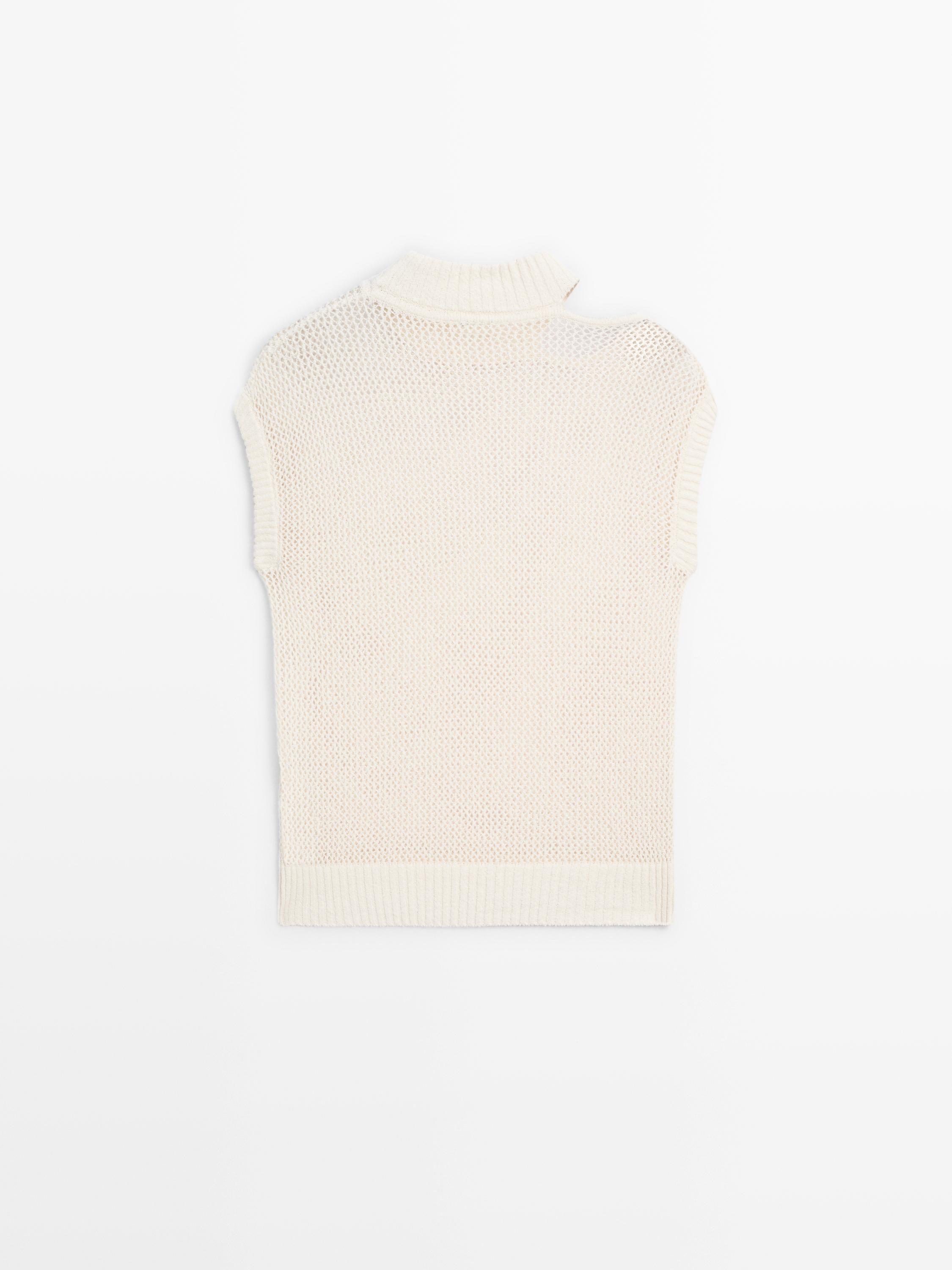 Knit top with cut-out neck